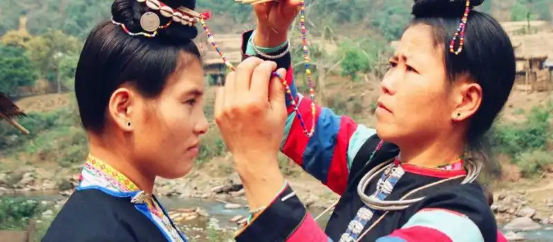 Rencontre des Thai Noir avec un guide local