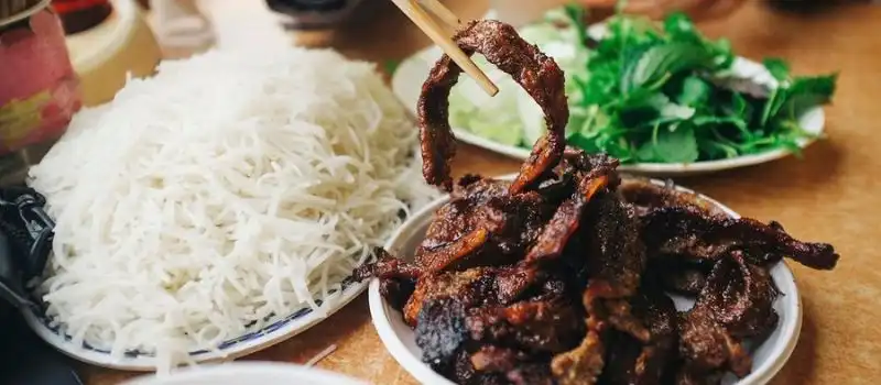 Repas pour voyage en famille 15 jours au Vietnam