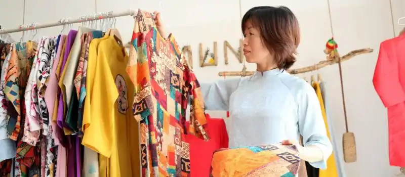 Robe traditionnelle de &Aacute;o D&agrave;i