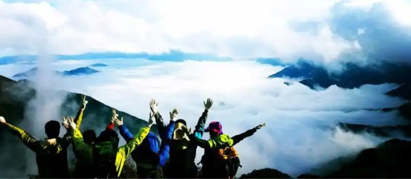 Sommet de la montagne Pu Luong