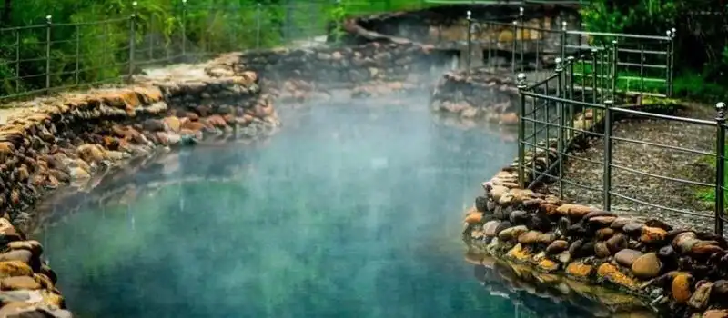 Sources d&rsquo;eau chaude &agrave; Thanh Tan