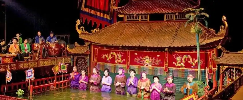 Spectacle de marionnettes sur l'eau Vietnam