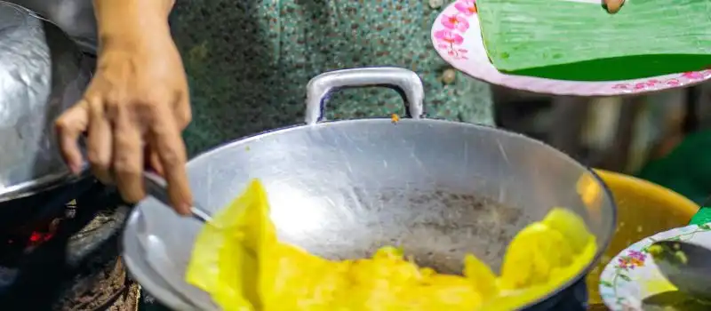 Stands de restauration de rue du Vietnam