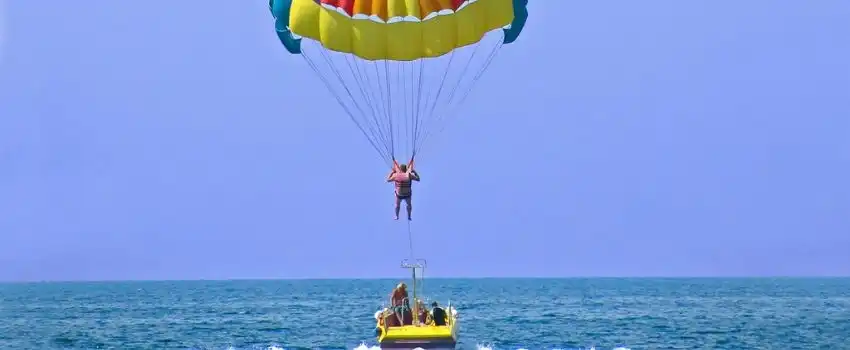 Survoler la baie d&rsquo;Halong en Hydravion ou en helicopt&egrave;re