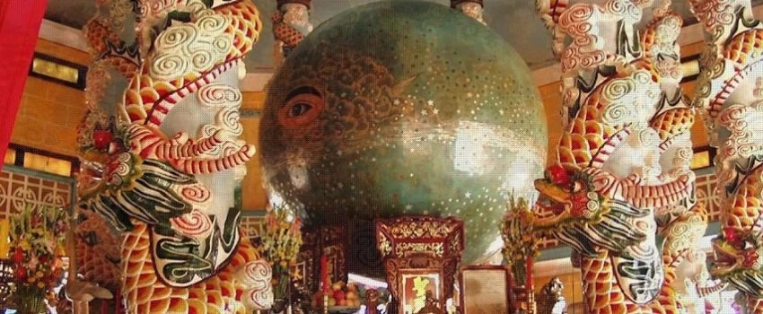 temple-caodaiste-en-ville-de-da-nang-vietnam