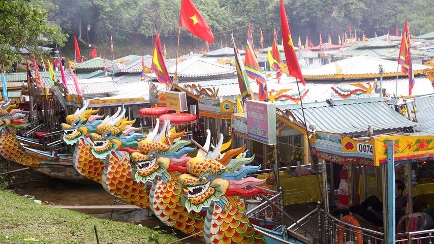D&eacute;couvrir la f&ecirc;te du temple de Hon Chen &agrave; Hue