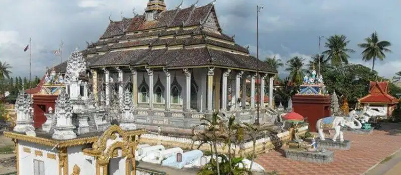 Temple Wat Tahm Rai Saw