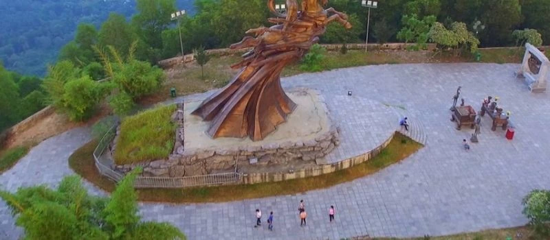 Temple de Th&aacute;nh Gi&oacute;ng S&oacute;c Son