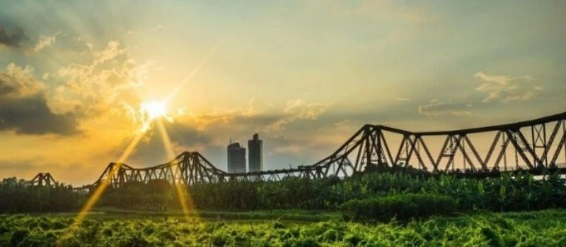 pont de long bien hanoi