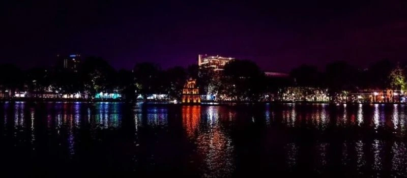 promemade autour du lac de Hoan Kiem