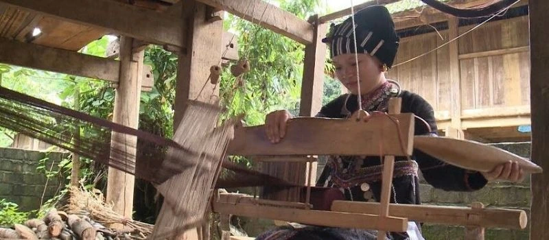 Visite village de Hon