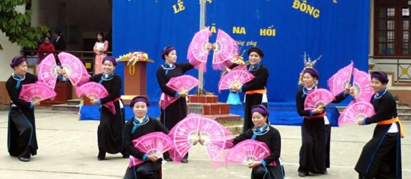 Festival des danses xoe &agrave; Ta Chai