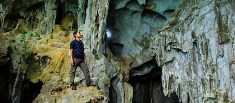 grotte en Baie Bai Tu Long