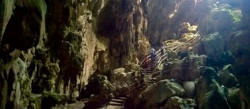 La grotte Phuong Hoang et le ruisseau Mo Ga