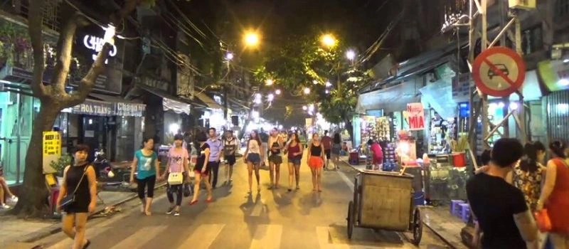 Rues pi&eacute;tonnes autour du lac Hoan Kiem