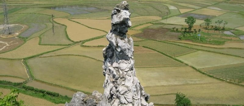 Le rocher de la Dame To Thi