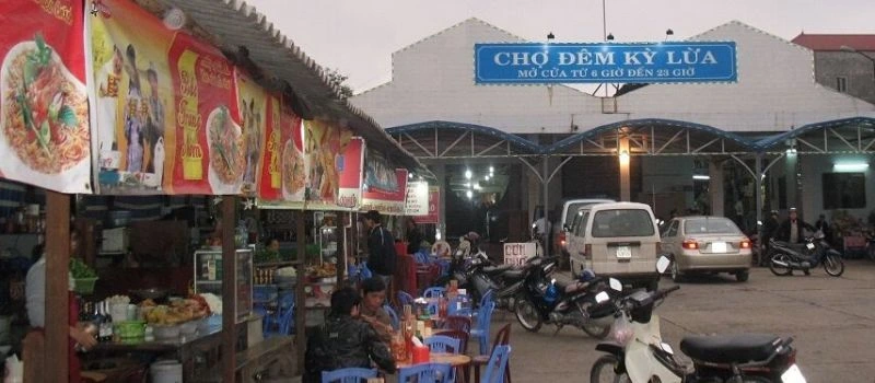 Le march&eacute; de Ky Lua