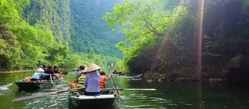 Trang An &agrave; Ninh Binh