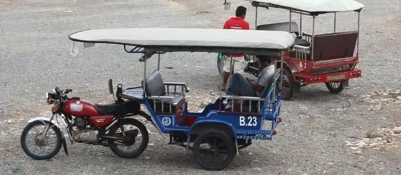 Tuk-tuk moyen de transport typique du Cambodge