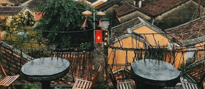 Un caf&eacute; dans la vieille ville Hoi An