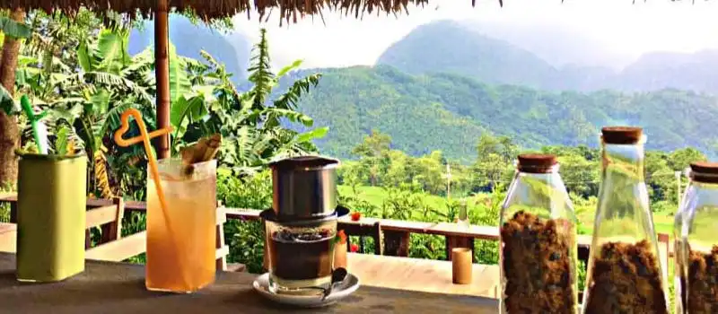 Un petit caf&eacute; &agrave; Pu Luong en bordure des rizi&egrave;res