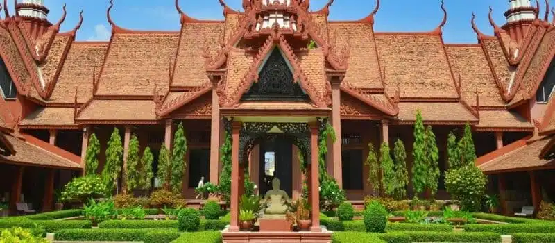 Visite des mus&eacute;es au Cambodge