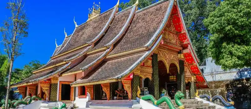 Visite des temples et des pagodes au Lao