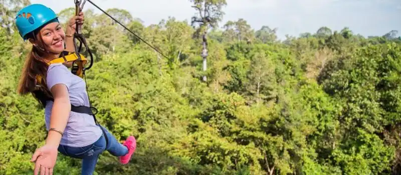 Visite en tyrolienne &agrave; Angkor