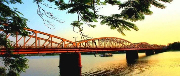 visite-la-ville-hue-riviere-parfum