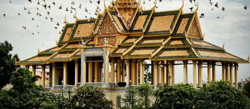 Visiter le Palais Royal de Phnom Penh