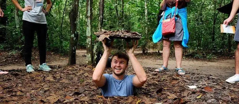 Visiter les tunnels de Cu Chi &agrave; Tay Ninh avec le guide francophone local