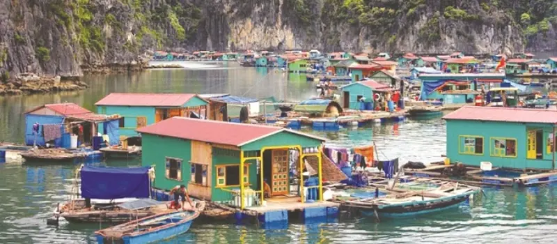 Visiter les villages de p&ecirc;cheurs flottants