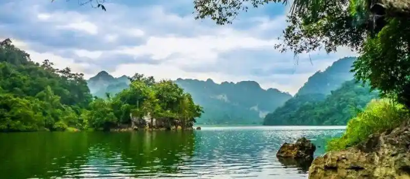 Voiture chauffeur Ba be Bac kan Voyage au nord Vietnam