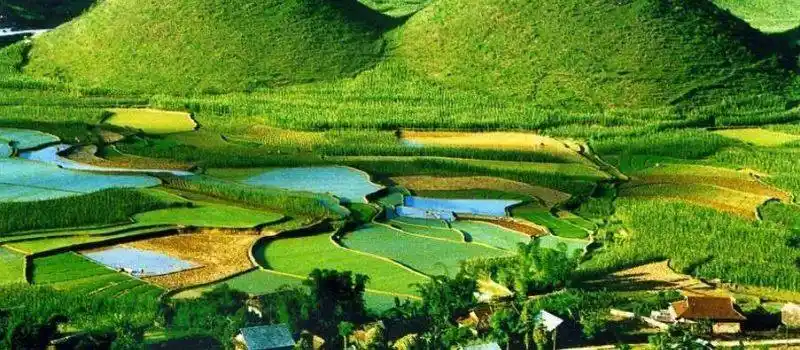 Voiture chauffeur Hoang Su Phi Dong van Meo Vac Ha Giang Vietnam