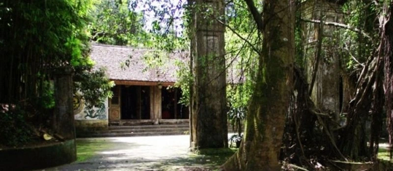 Le temple Truc et Ngu Dong Son