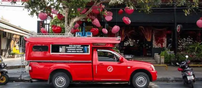 Voyage sur mesure au Laos en songthaew