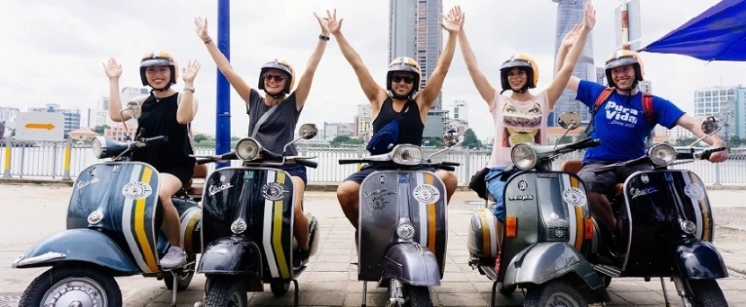 Visite les tunnels de Cu Chi en bateau et la ville de Saigon en vespa  en 1 jour