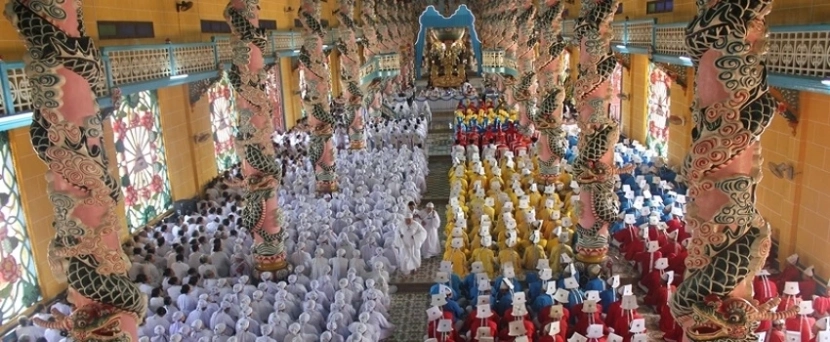 Visite Tunnels de Cu Chi et temple de Cao Dai en bateau en 1 jour