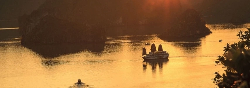 croisiere-en-baie-halong-sur-jonque-amira-3-cabines-2-jours-1-nuit-1