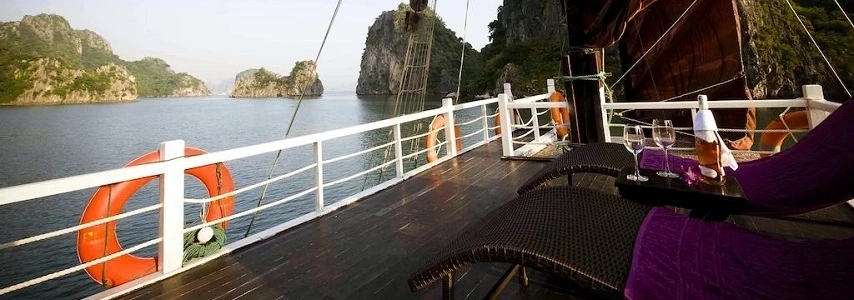 croisiere-en-baie-halong-sur-jonque-bhaya-legend-2-cabines-3-jours-2-nuits-1