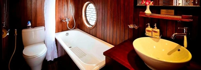 croisiere-en-baie-halong-sur-jonque-bhaya-legend-3-cabines-3-jours-2-nuits-4