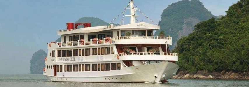 croisiere-en-baie-halong-sur-jonque-royal-wings-halong-2-jours-1-nuit-1