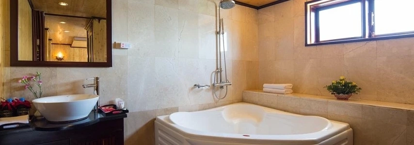 croisiere-en-baie-halong-sur-jonque-syrena-halong-2-jours-1-nuit-2