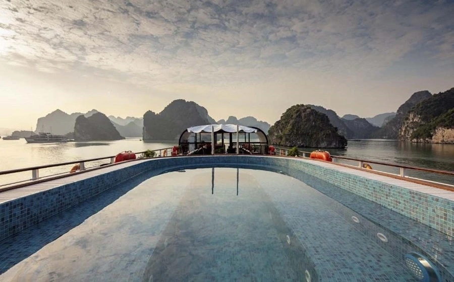 croisiere-luxe-en-baie-halong-sur-jonque-orchid-premium-cruise-2-jours-1-nuit-3